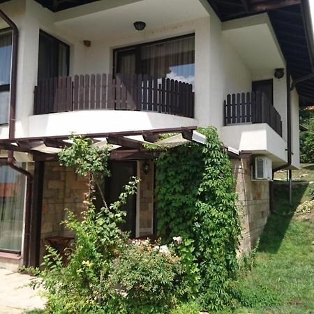 Villa Nina - Bay View Villas Kosharitsa エクステリア 写真