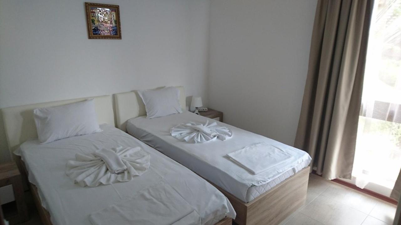 Villa Nina - Bay View Villas Kosharitsa エクステリア 写真
