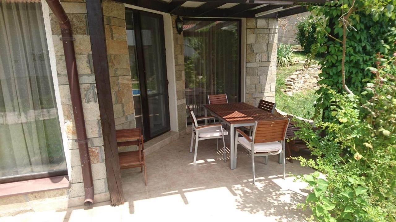 Villa Nina - Bay View Villas Kosharitsa エクステリア 写真